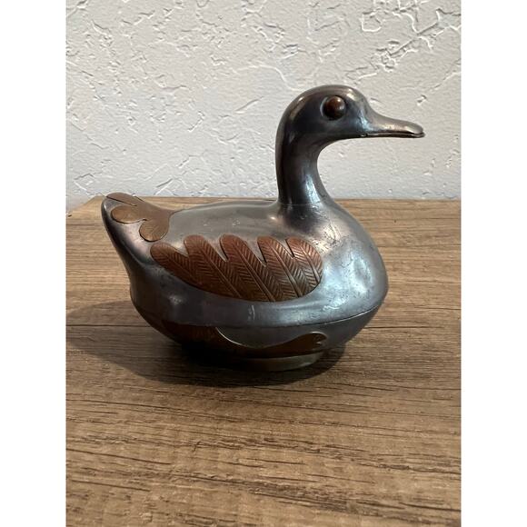 Vintage Metal Duck Trinket Box with Copper Leaf Inlay 6” Collectible - Picture 7 of 9